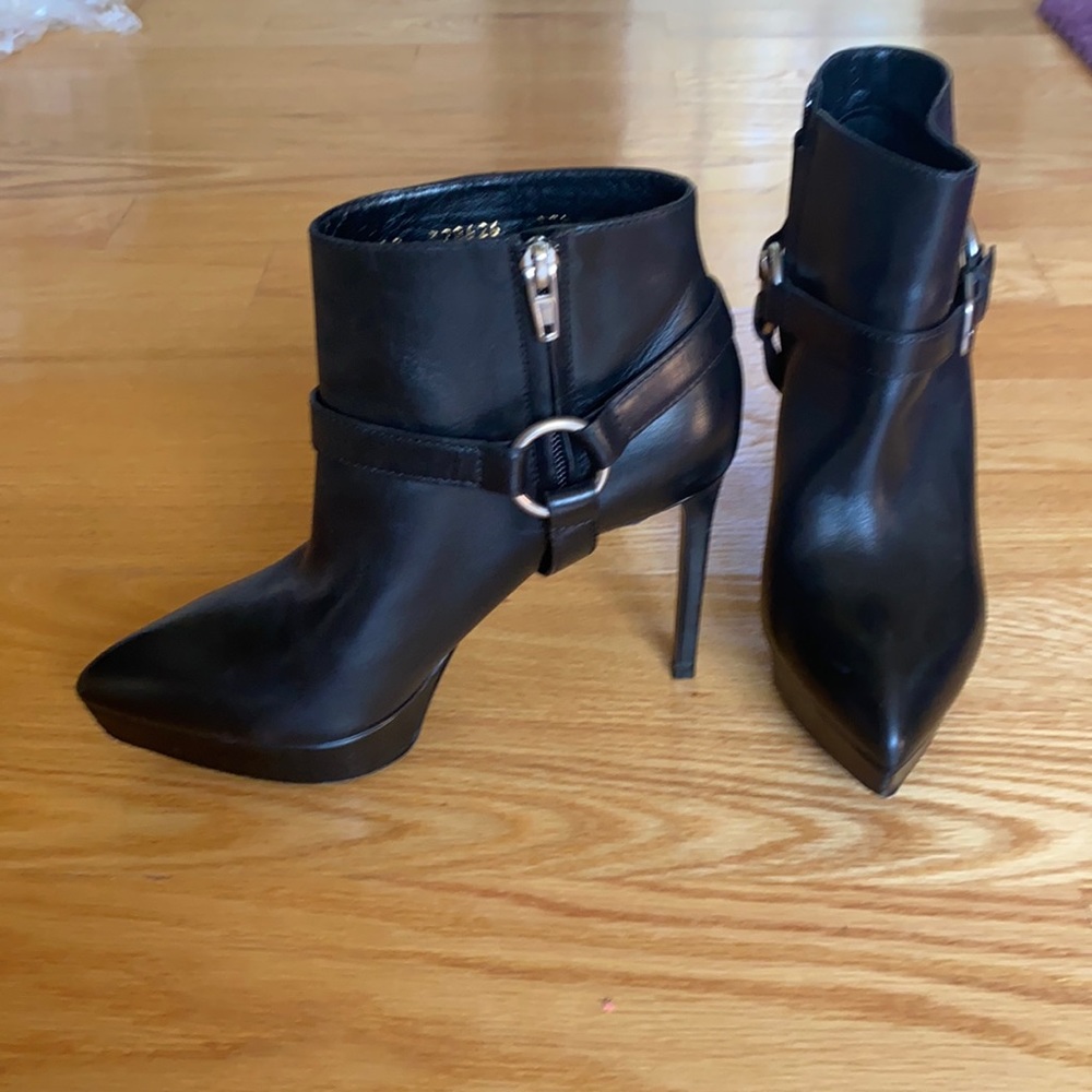 AMAZING SAINT LAURENT BLACK BOOTIES